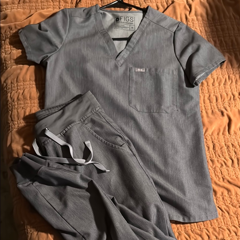 Figs Gray scrubs xtra small